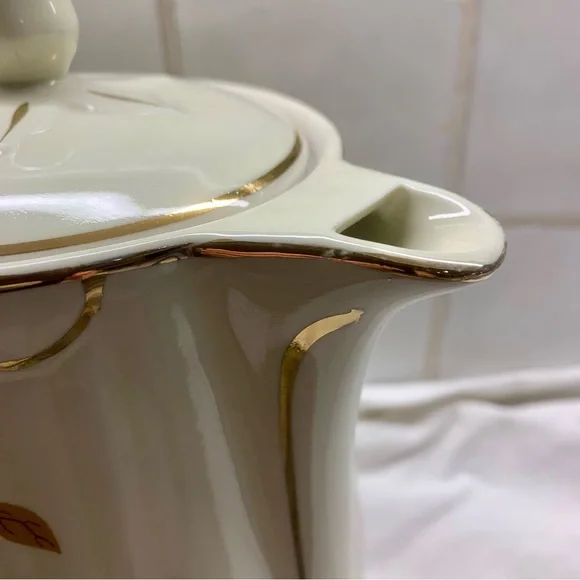 Vintage Hall’s Superior Autumn Leaf 8 Cup Coffee Pot & Lid - Picture 7 of 16